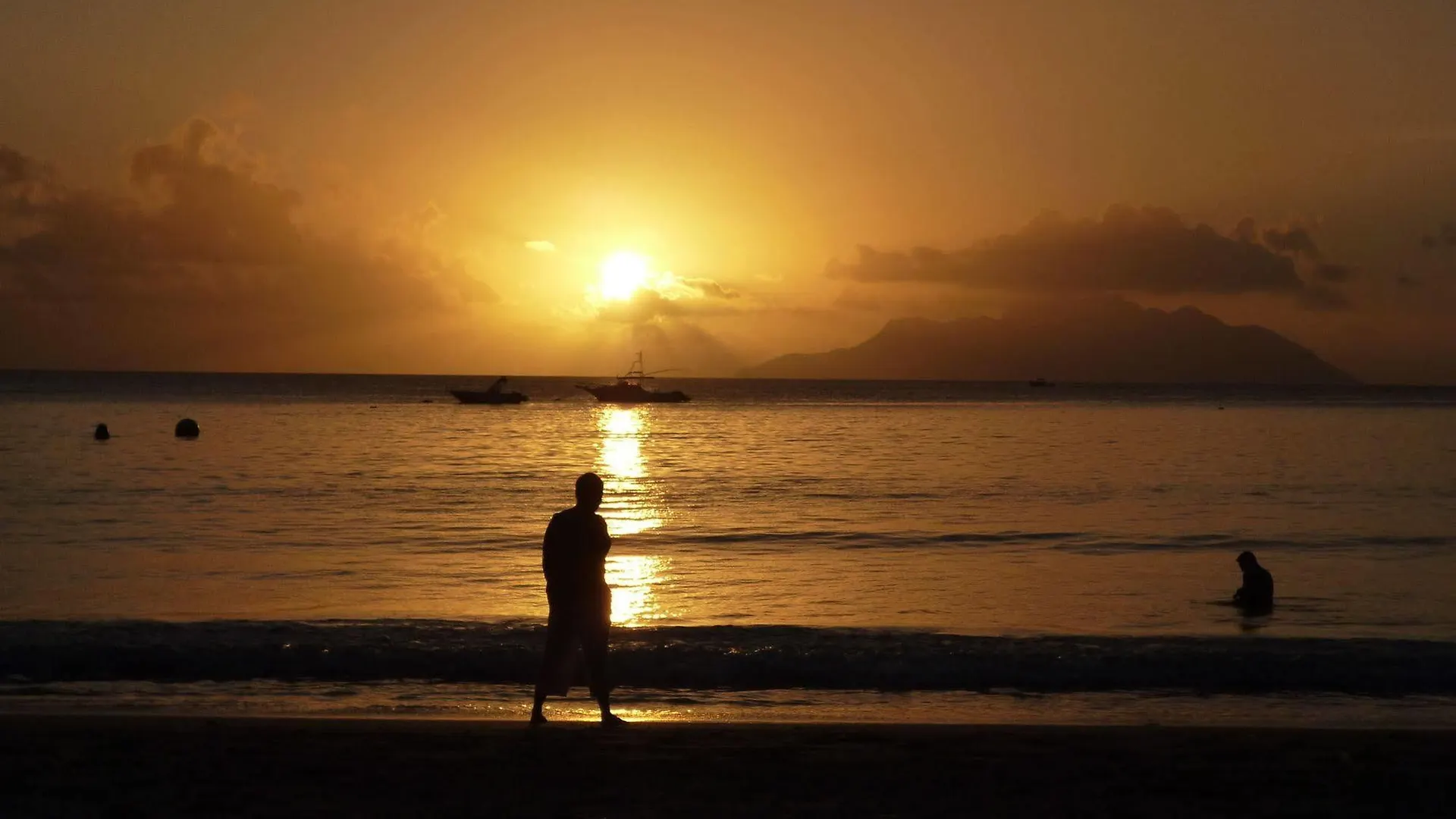 ** Konukevi Romance Bungalows Beau Vallon  Seyşel Adaları