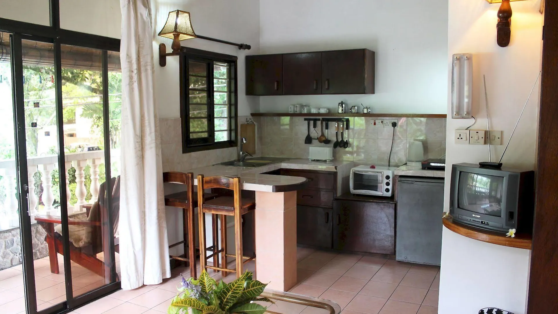 Romance Bungalows Beau Vallon  Beau Vallon (Mahe)